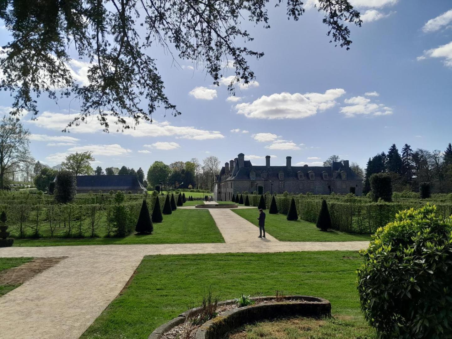 Le Jardin De Quercus Acomodação com café da manhã Bazouges-la-Pérouse Exterior foto