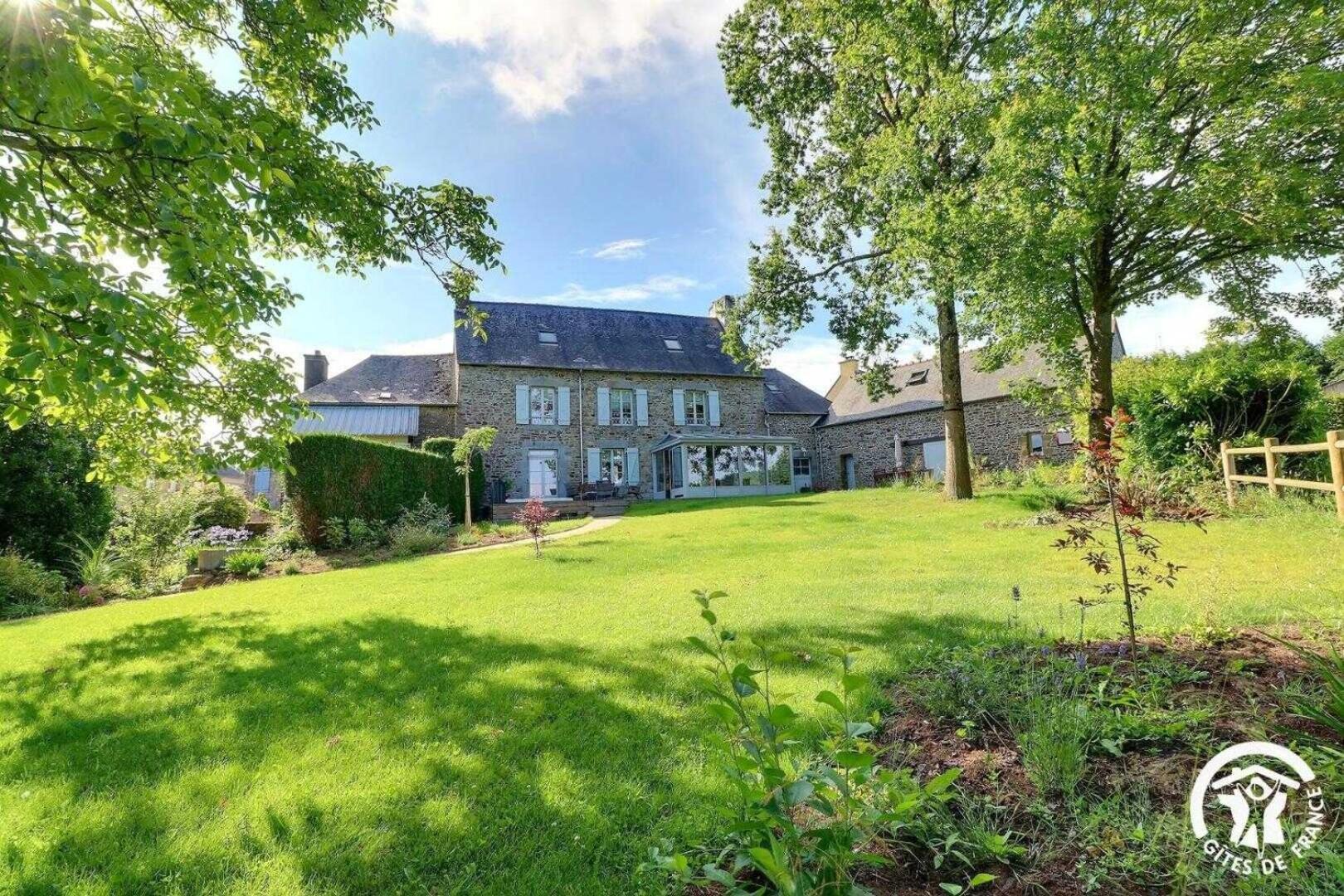 Le Jardin De Quercus Acomodação com café da manhã Bazouges-la-Pérouse Exterior foto