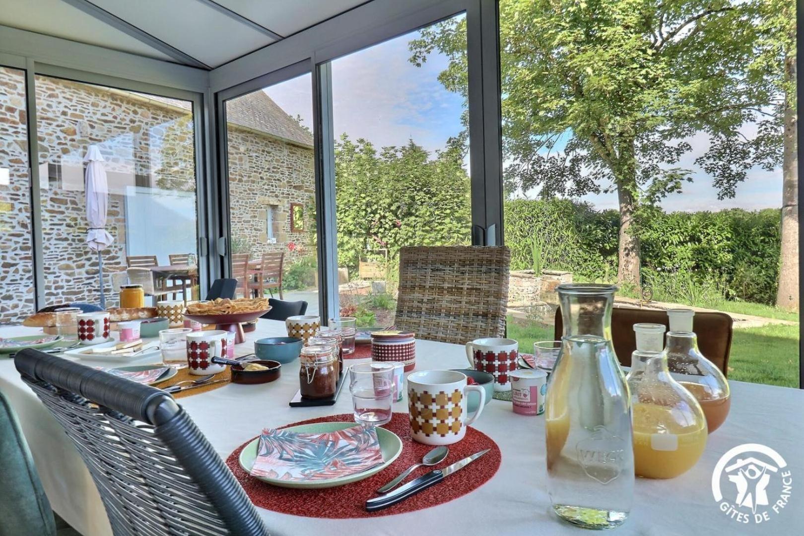 Le Jardin De Quercus Acomodação com café da manhã Bazouges-la-Pérouse Exterior foto