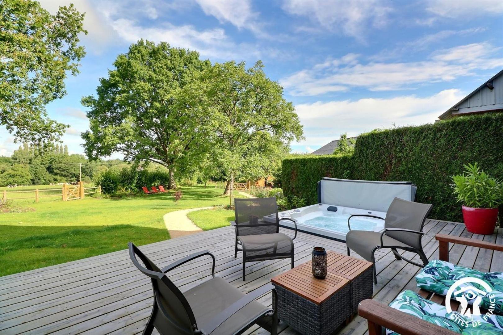 Le Jardin De Quercus Acomodação com café da manhã Bazouges-la-Pérouse Exterior foto