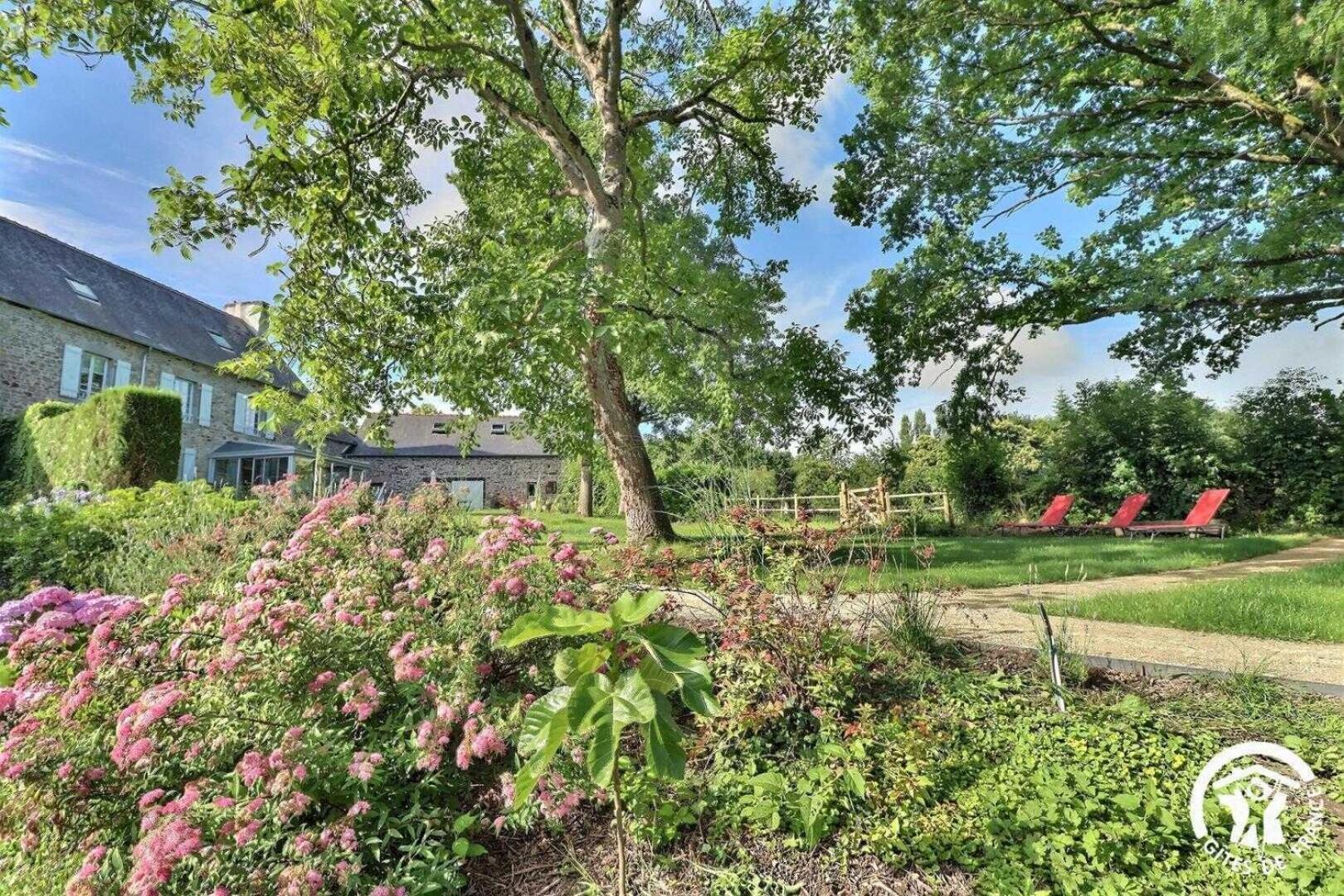 Le Jardin De Quercus Acomodação com café da manhã Bazouges-la-Pérouse Exterior foto